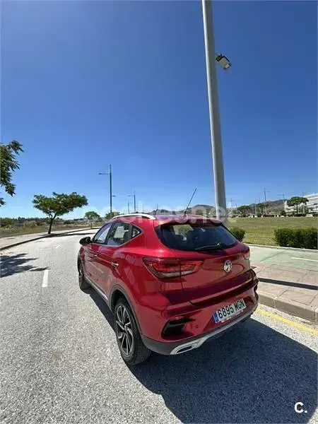 Usado MG ZS Luxury 106 CV (77 kW) 2023 Rojo SUV