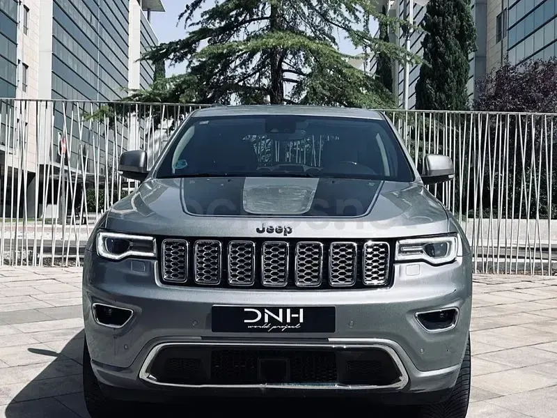 Usado Jeep Grand Cherokee Overland 250 CV (183 kW) 2019 Gris / plata SUV