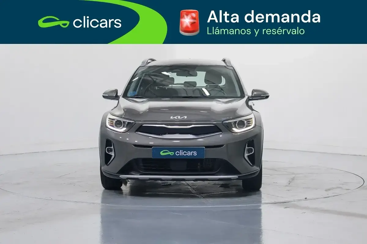 Usado Kia Stonic 120 CV (88 kW) 2022 Verde SUV