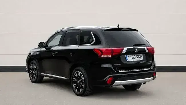 Usado Mitsubishi Outlander 205 CV (150 kW) 2018 Negro SUV