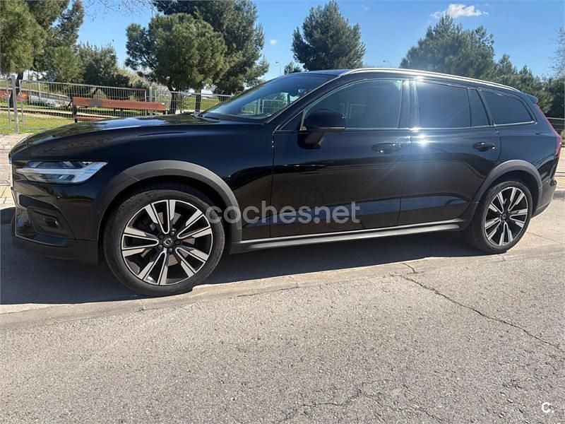 Usado Volvo V60 CC 190 CV (139 kW) 2020 Negro Familiar