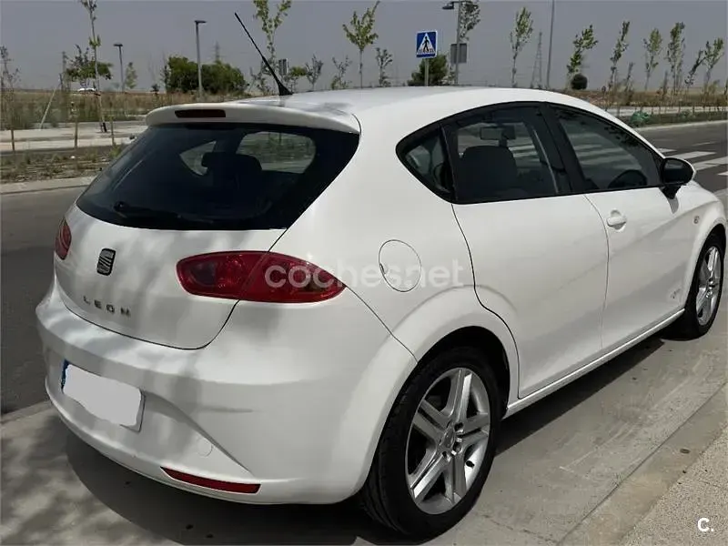 Usado Seat Leon Copa 90 CV (66 kW) 2011 Blanco Utilitario