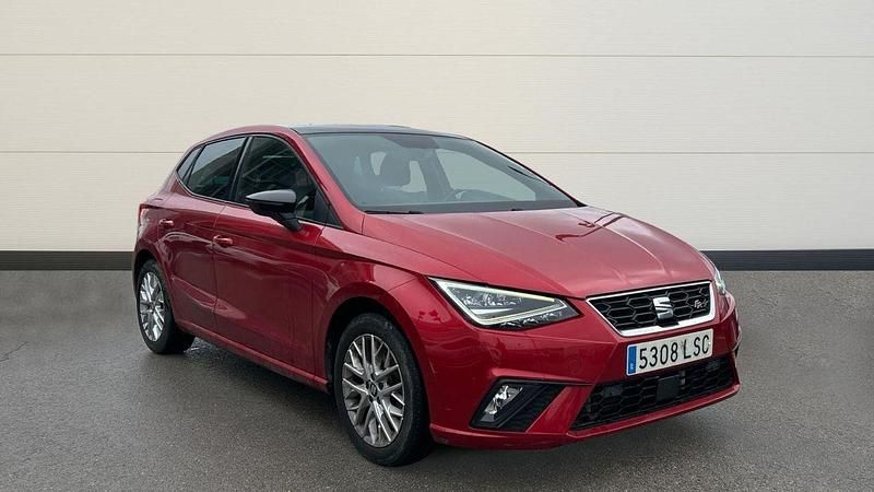 Usado Seat Ibiza FR 110 CV (80 kW) 2021 Rojo Berlina