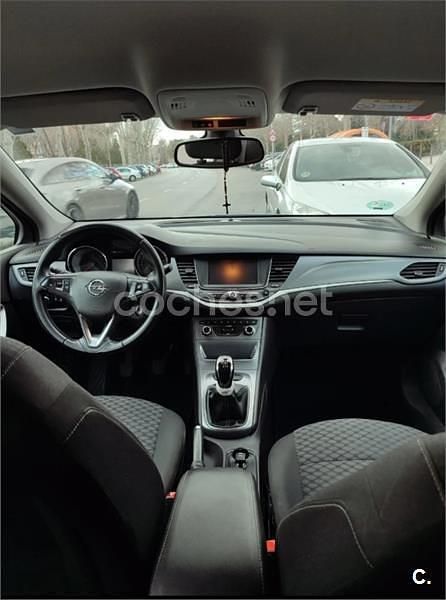 Blanco Usado 2018 Opel Astra Dynamic Berlina | 7900 € (Precio justo) - Imagen 1/4