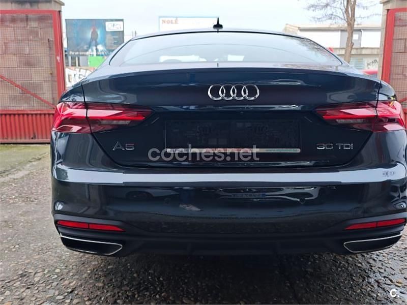 Usado Audi A5 Sportback 150 CV (110 kW) 2020 Gris / plata Utilitario