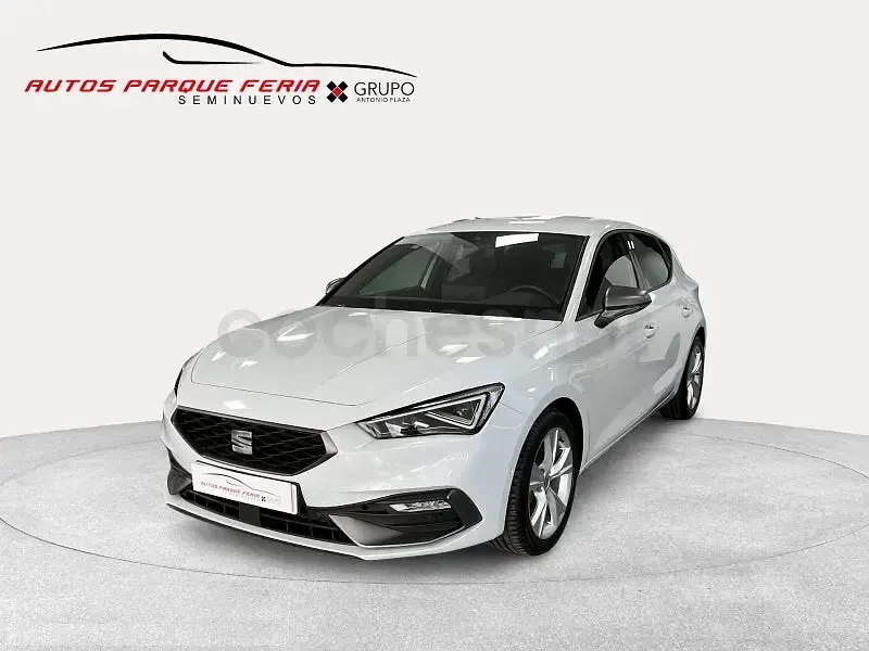 Usado Seat Leon FR 116 CV (85 kW) 2025 Blanco Berlina