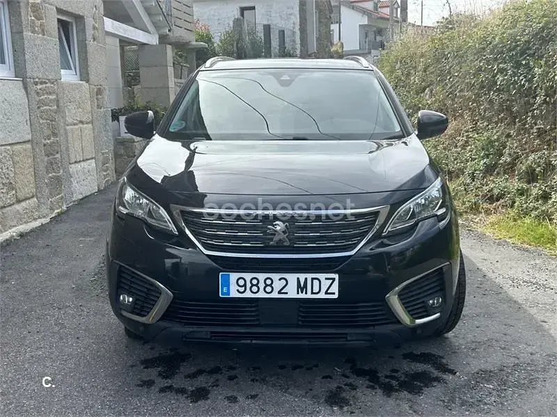 Usado Peugeot 5008 Active 130 CV (95 kW) 2018 Negro SUV