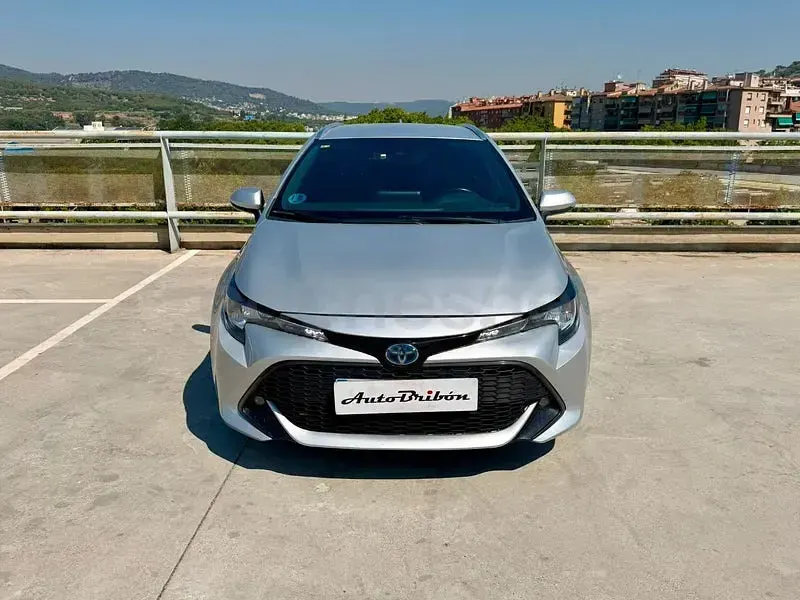 Usado Toyota Corolla Sport 122 CV (89 kW) 2020 Gris / plata Familiar