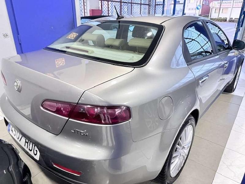 Usado Alfa Romeo 159 170 CV (125 kW) 2011 Beige Berlina
