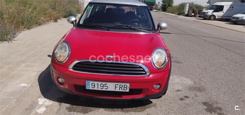 Używany Mini ONE 90 KM (66 kW) 2007 Czerwony Hatchback