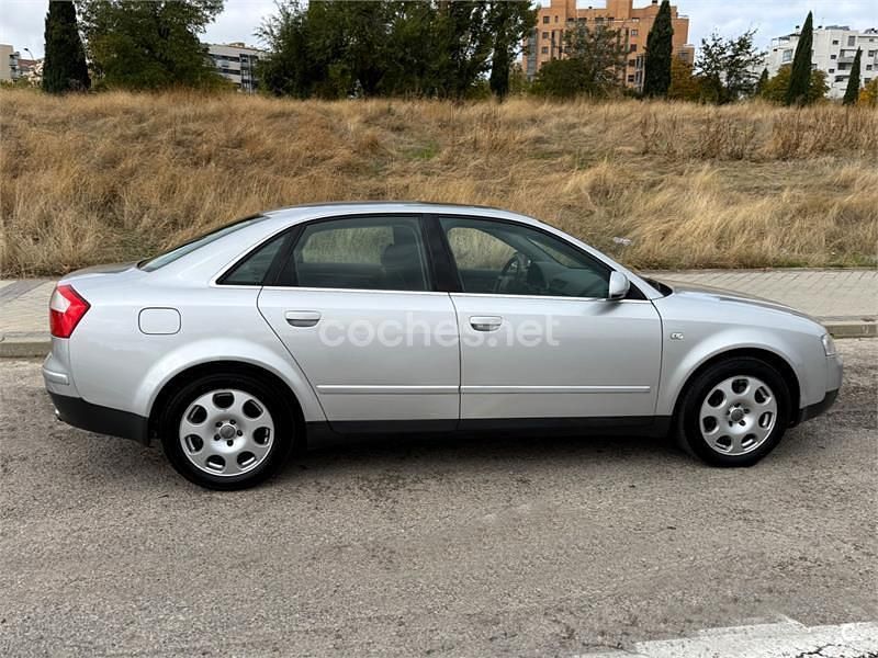 Usado Audi A4 Sport 170 CV (125 kW) 2003 Gris / plata Berlina