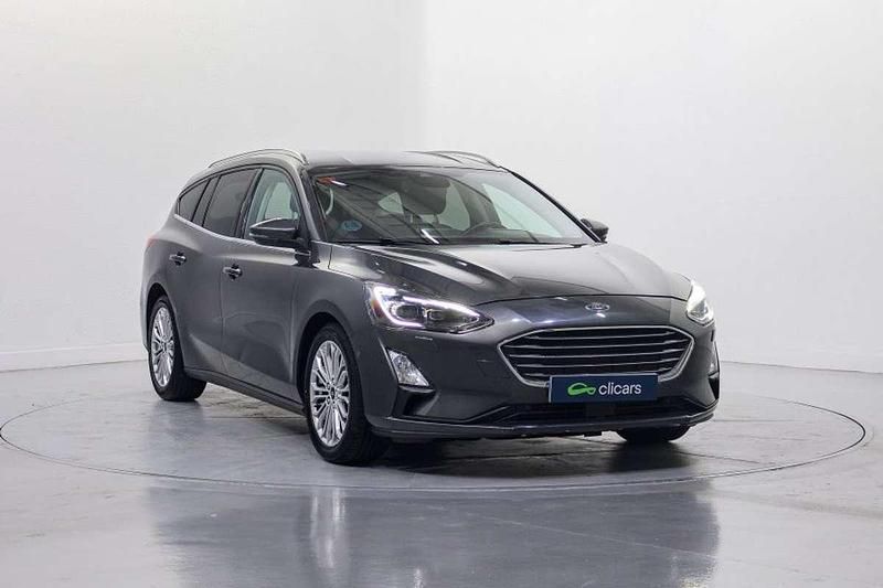 Usado Ford Focus Titanium 125 CV (91 kW) 2019 Gris Familiar