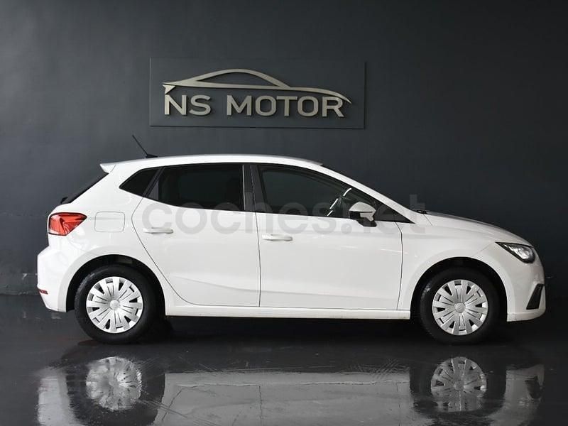 Usado Seat Ibiza Reference 80 CV (58 kW) 2023 Blanco Berlina