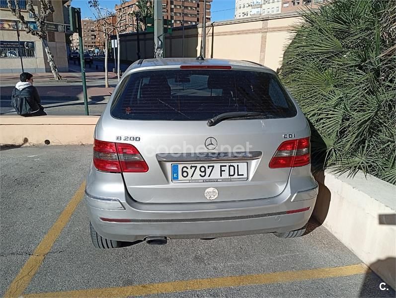 Usado Mercedes B200 140 CV (102 kW) 2006 Gris / plata Monovolumen