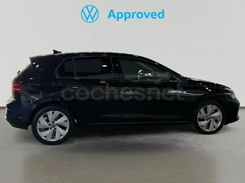 Usado VW Golf VIII 115 CV (84 kW) 2025 Negro Berlina