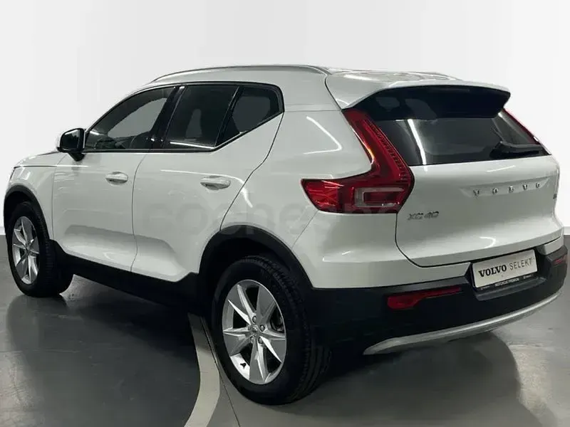 Usado Volvo XC40 Core 163 CV (119 kW) 2025 Blanco SUV