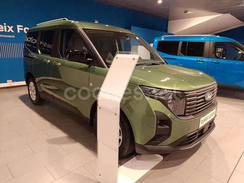 Nuevo Ford Tourneo Courier Titanium 125 CV (91 kW) 2025 Verde Monovolumen