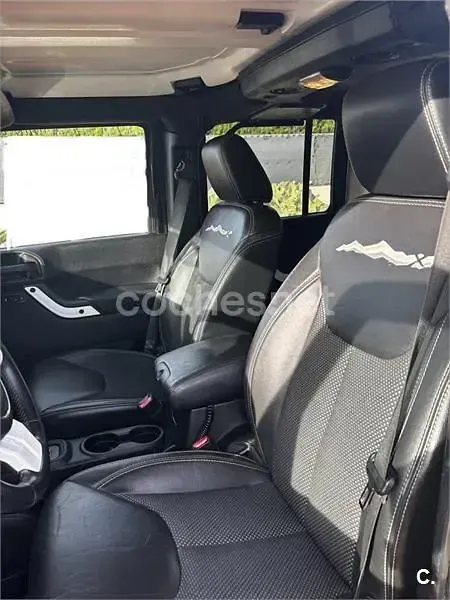 Usado Jeep Wrangler Unlimited 200 CV (147 kW) 2015 Negro SUV