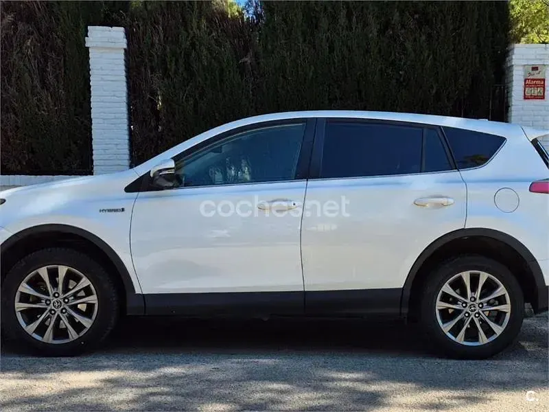 Usado Toyota RAV4 Hybrid 197 CV (144 kW) 2016 Blanco SUV