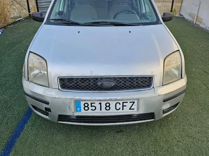 Usado Ford Fusion 100 CV (73 kW) 2003 Gris / plata Utilitario