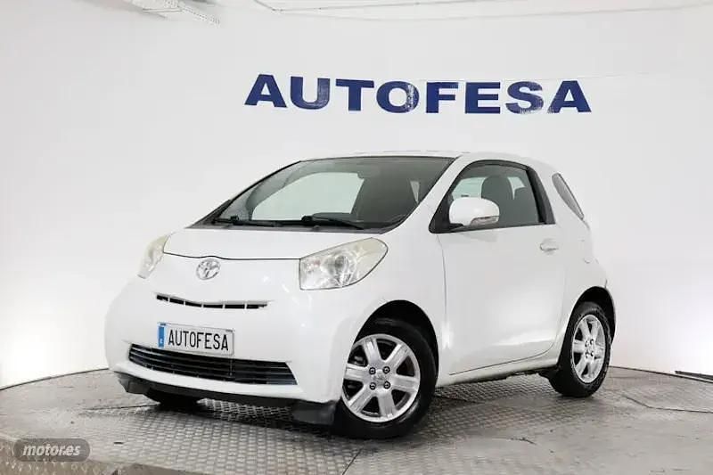 Blanco Usado 2010 Toyota iQ Utilitario | 6650 € (Buen precio) - Imagen 1/4