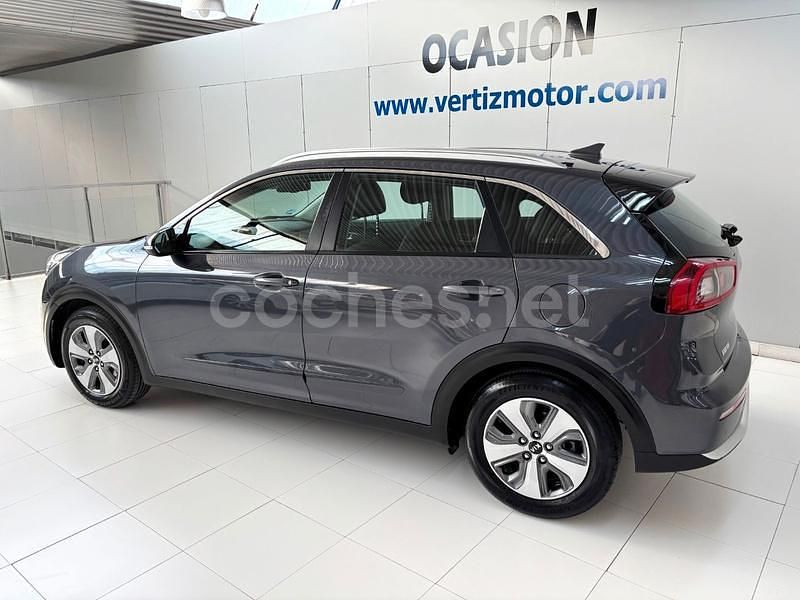 Usado Kia Niro 141 CV (103 kW) 2019 Gris / plata SUV