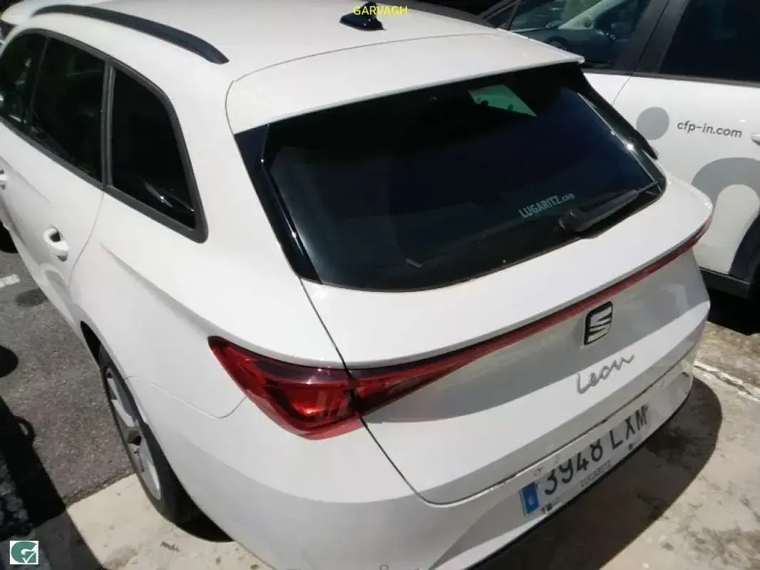 Usado Seat Leon FR 150 CV (110 kW) 2022 Blanco Utilitario
