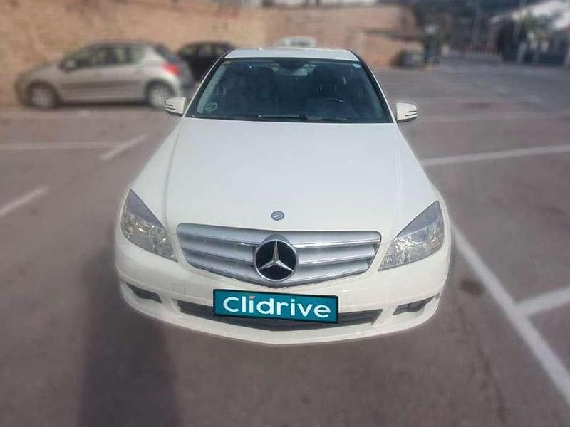 Usado Mercedes C220 170 CV (125 kW) 2011 Blanco Berlina