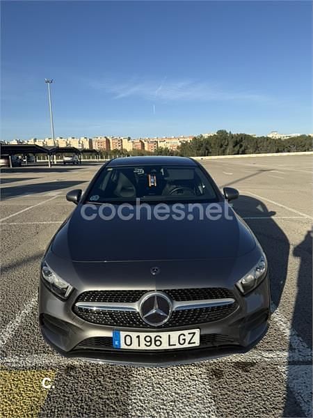 Usado Mercedes A180 136 CV (100 kW) 2020 Gris / plata Berlina