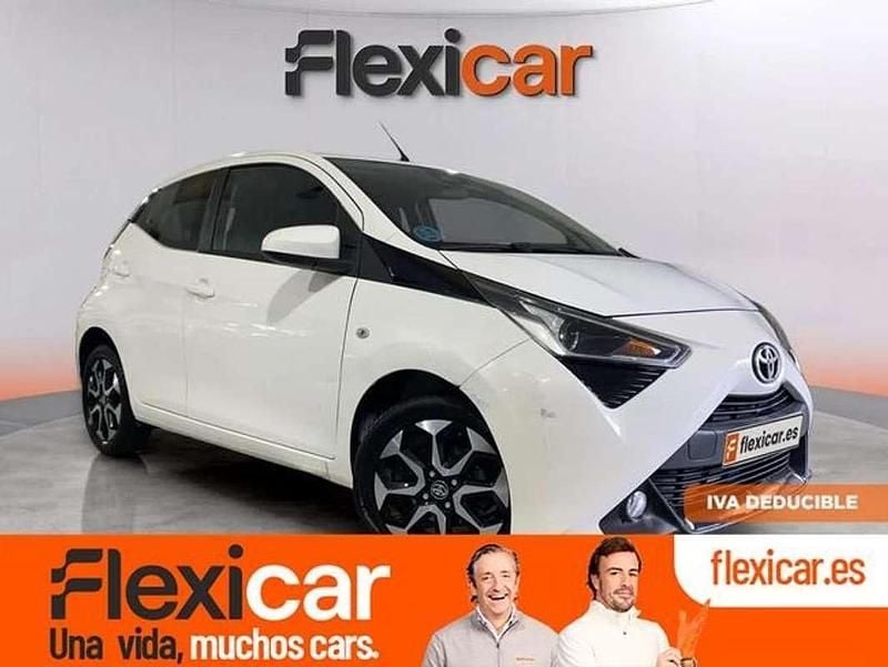 Usado Toyota Aygo X-play 72 CV (52 kW) 2021 Blanco Utilitario