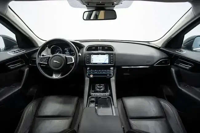 Usado Jaguar F-Pace Prestige 180 CV (132 kW) 2018 Gris SUV