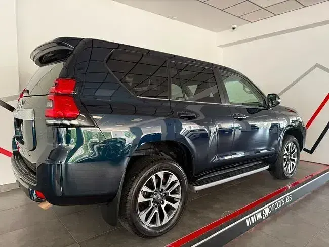 Usado Toyota Land Cruiser 204 CV (150 kW) 2023 Azul SUV