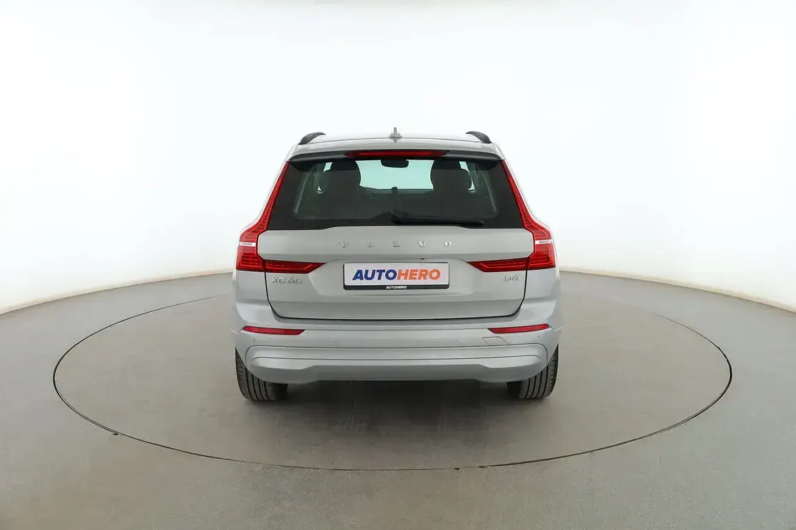 Usado Volvo XC60 Core 197 CV (144 kW) 2022 Gris SUV