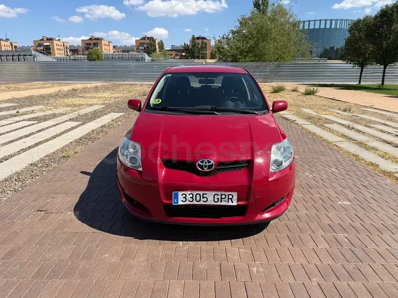 Usado Toyota Auris Active 90 CV (66 kW) 2009 Rojo Utilitario