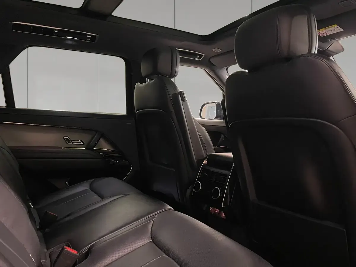 Usado Land Rover Range Rover Sport SE Dynamic 441 CV (324 kW) 2023 Santorini black SUV