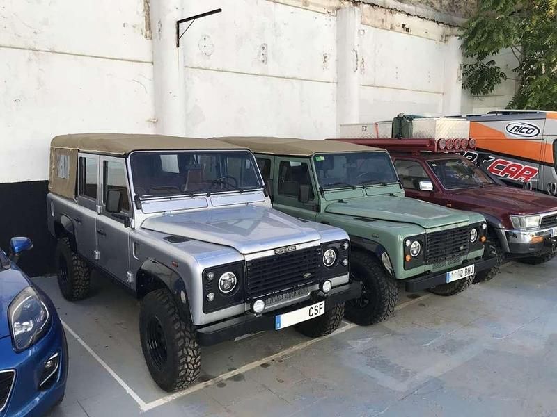Usado Land Rover Defender 122 CV (89 kW) 2000 Plateado SUV