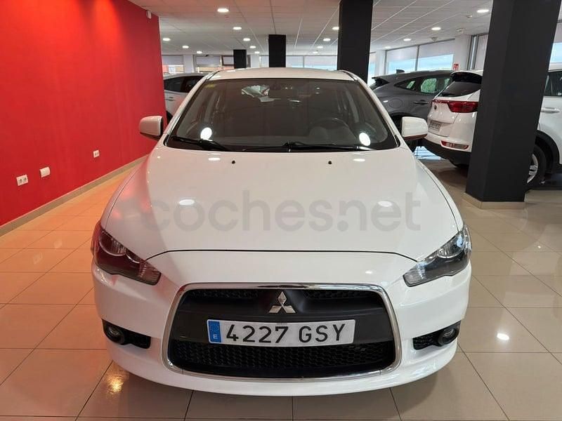 Usado Mitsubishi Lancer Sportback Invite 109 CV (80 kW) 2010 Blanco Berlina