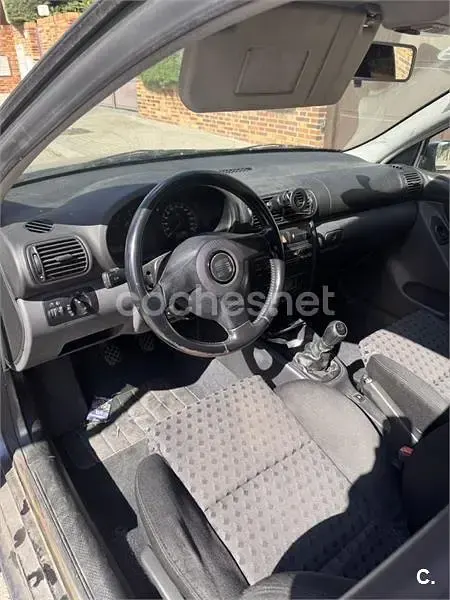 Używany Seat Leon Sport 105 KM (77 kW) 2002 Szary Hatchback