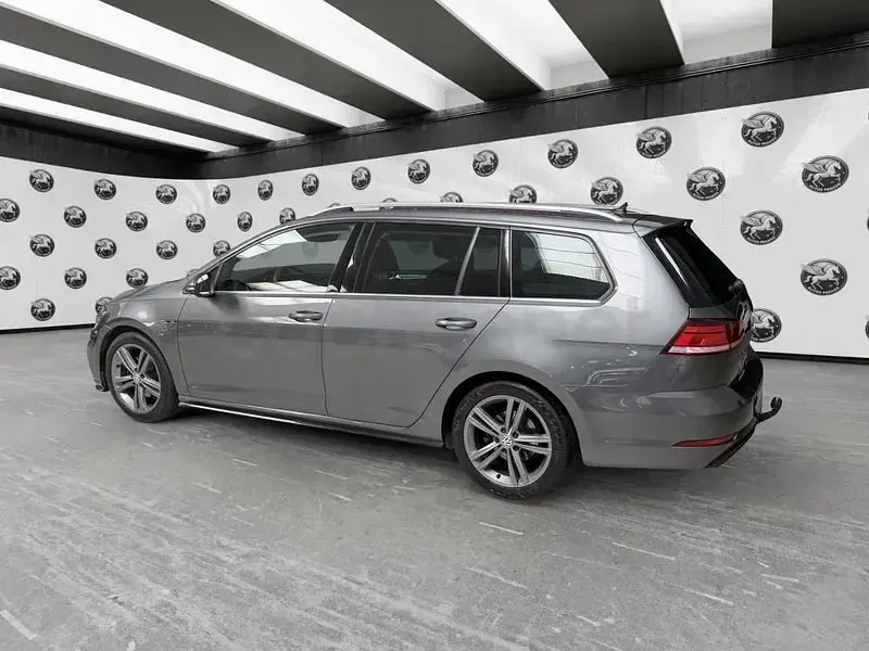 Usado VW Golf VII Sportline 150 CV (110 kW) 2017 Gris / plata Familiar