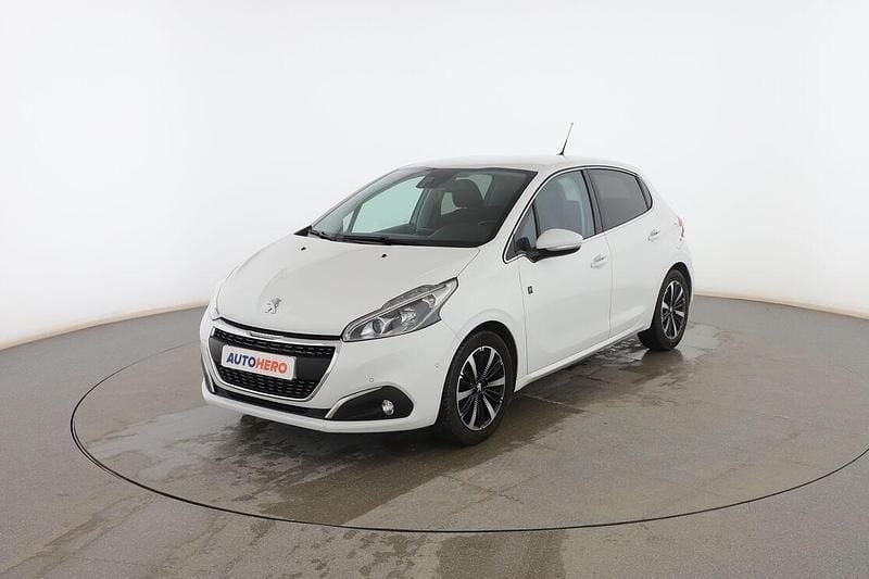 Blanco Usado 2019 Peugeot 208 Utilitario | 8999 € (Precio justo) - Imagen 1/3