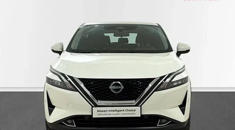 Usado Nissan Qashqai Acenta 158 CV (116 kW) 2022 Blanco everest (solido) negro SUV