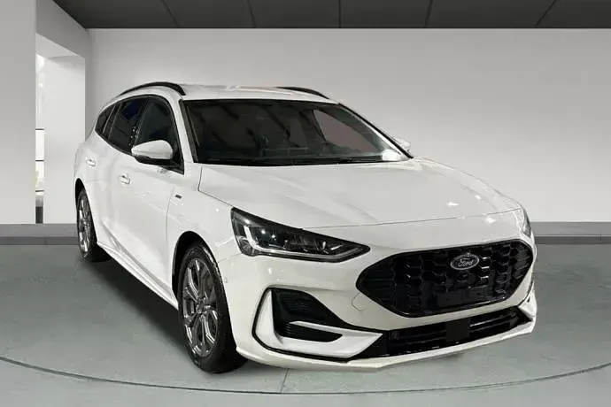 Usado Ford Focus ST-Line 126 CV (92 kW) 2024 Blanco Familiar