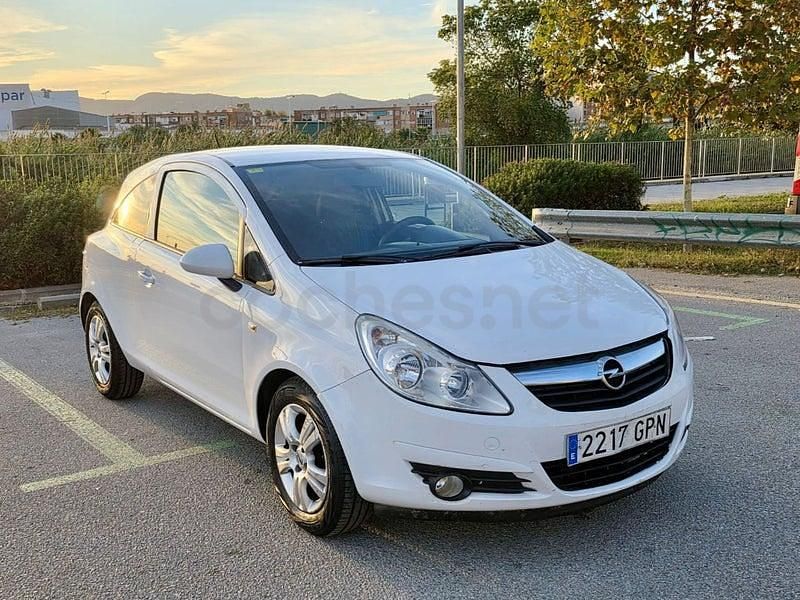 Blanco Usado 2009 Opel Corsa Berlina | 3999 € (Precio justo) - Imagen 1/4