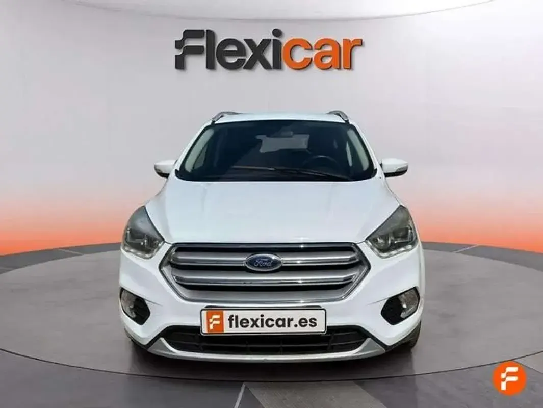 Usado Ford Kuga Trend+ 120 CV (88 kW) 2019 Blanco SUV