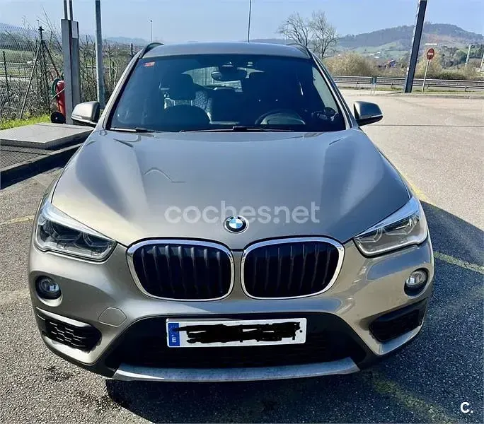 Usado BMW X1 116 CV (85 kW) 2019 Gris / plata SUV