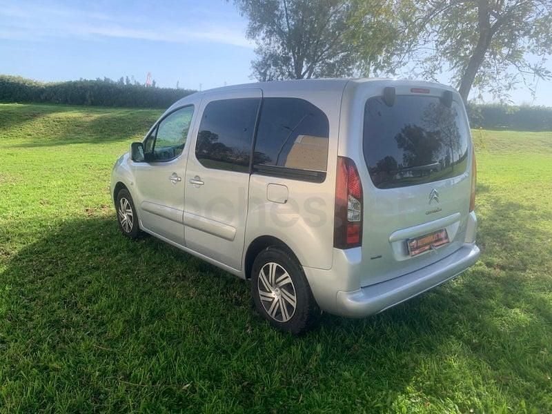Usado Citroën Berlingo Feel 100 CV (73 kW) 2015 Gris / plata Monovolumen