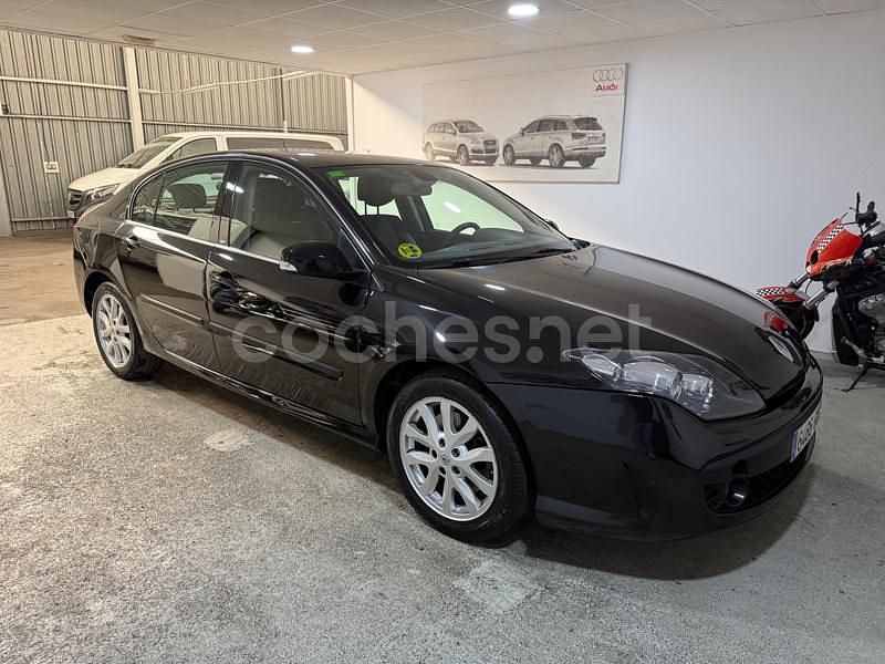 Negro Usado 2010 Renault Laguna III GT Berlina | 7750 € (Precio justo) - Imagen 1/4