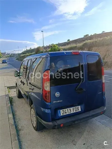 Używany Fiat Doblò 105 KM (77 kW) 2009 Niebieski Minivan