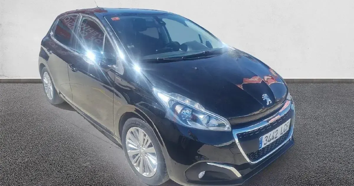 Usado Peugeot 208 Signature Sky 82 CV (60 kW) 2019 Utilitario