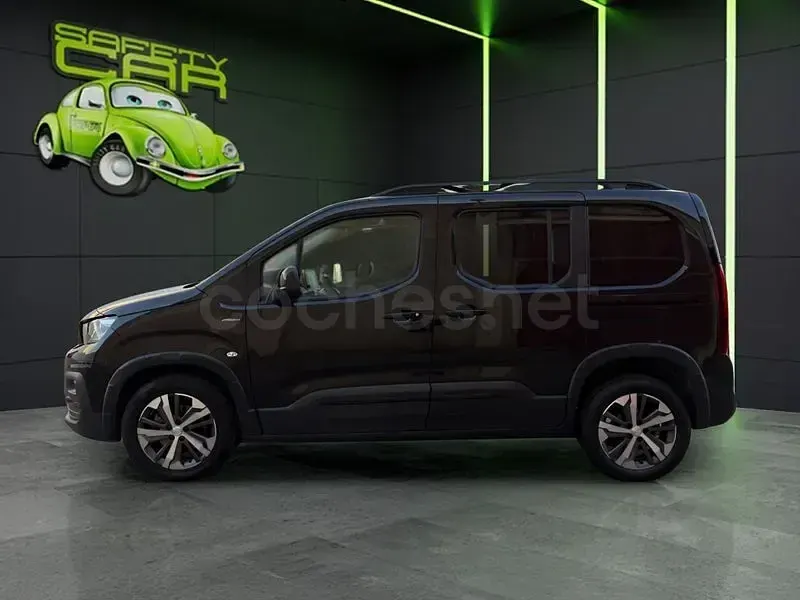 Usado Peugeot Rifter GT-line 130 CV (95 kW) 2019 Negro Monovolumen
